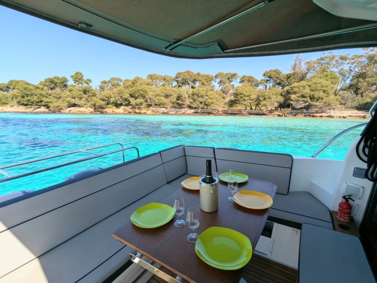 Hire a Jeanneau Merry Fisher 1095 Cannes