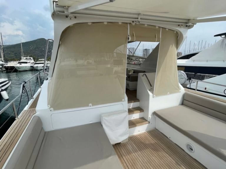 Luxury Yacht to hire Amalfi at the best price