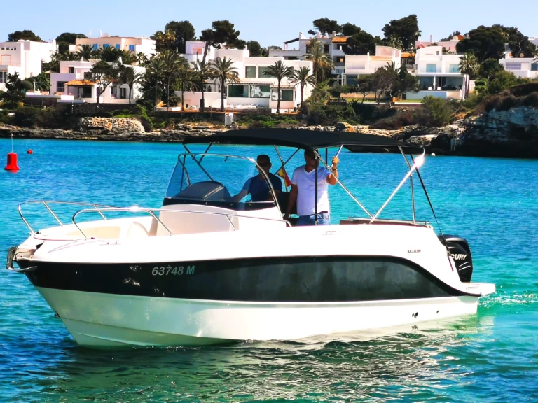 Motorboat hire in Marina De Cala D'Or - Quicksilver Activ 805 Open