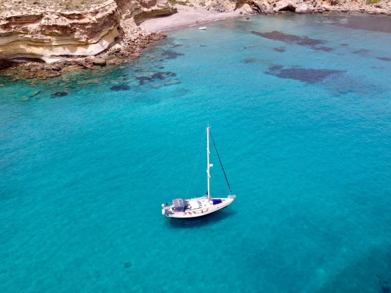 Hire Sailboat Dynamique Ya with a boat licence