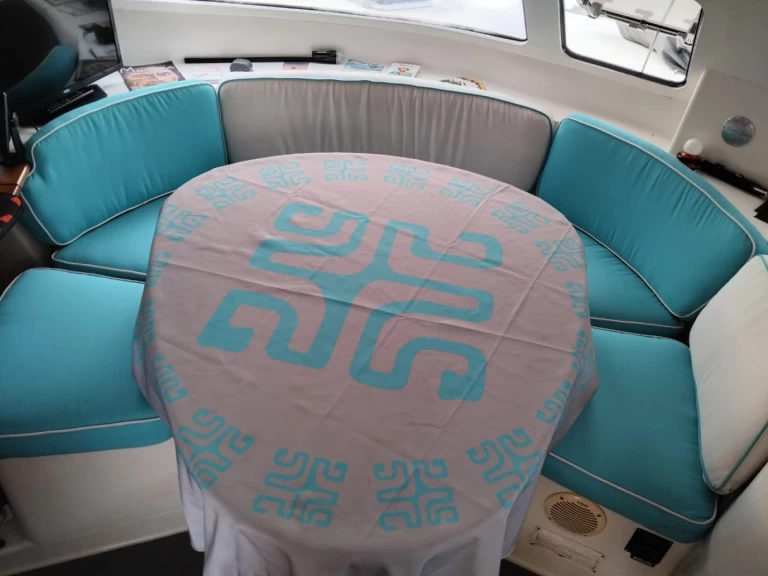 Catamaran hire in Mooréa Island - Fountaine Pajot Athena 38