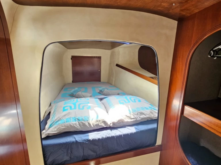 Catamaran to hire Mooréa Island at the best price