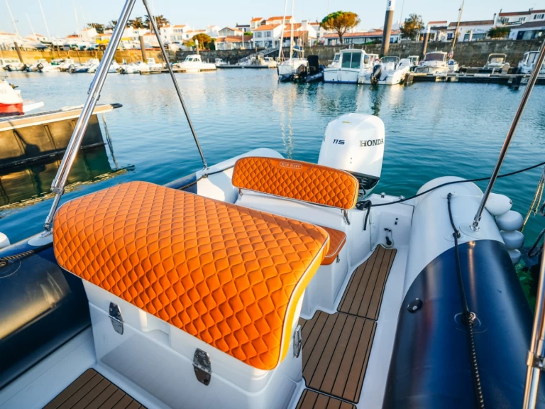 RIB to hire L'Herbaudière at the best price