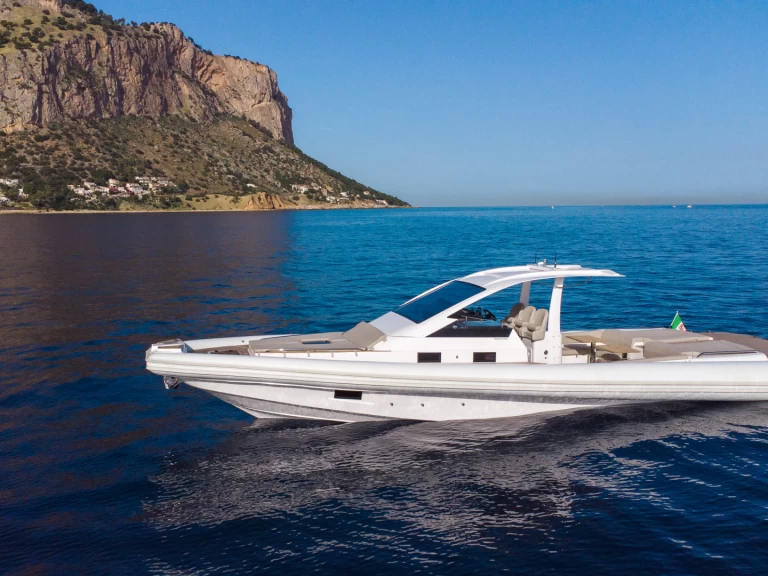 Hire RIB with or without skipper Magazzu Lipari