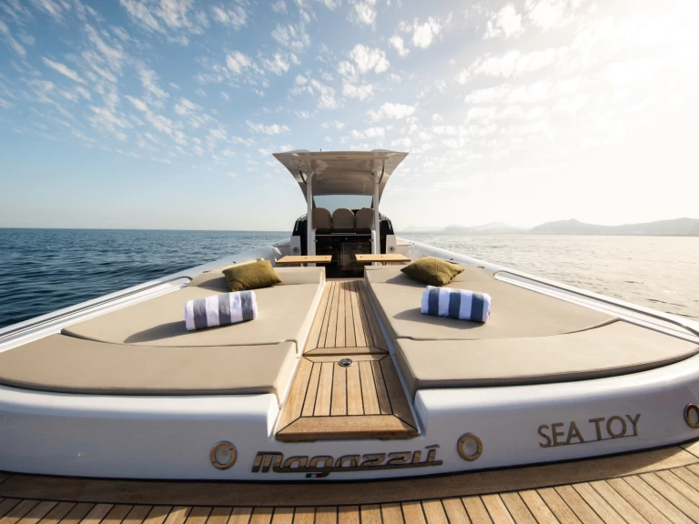 Hire a Magazzu mx 14 Lipari