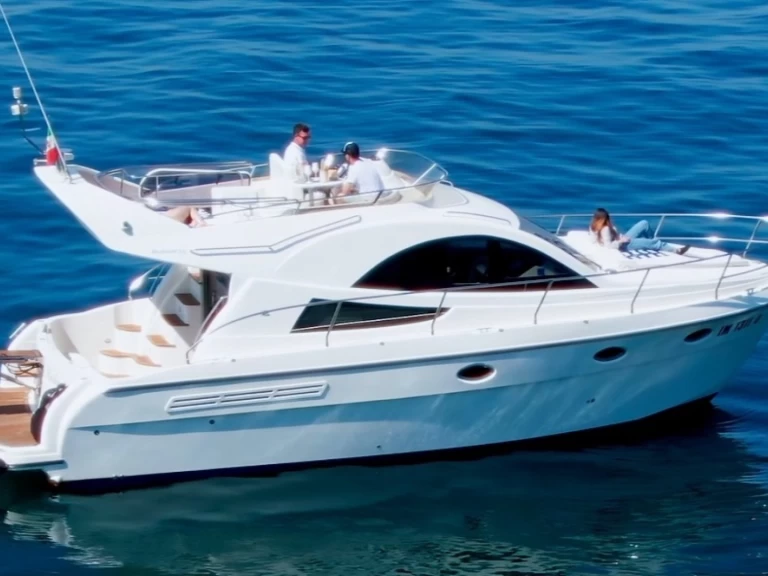 Motorboat to hire Capri Port at the best price