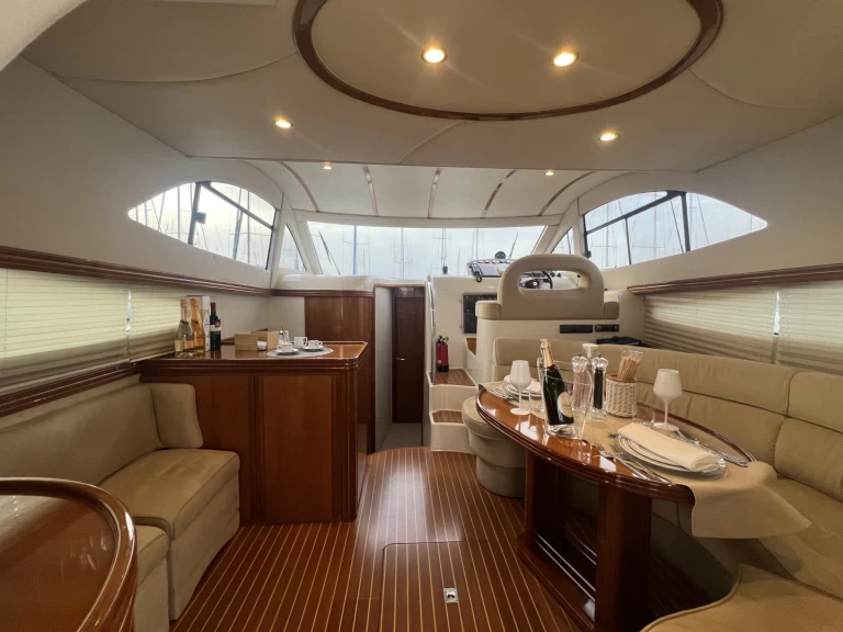 Motorboat hire in Capri Port - Rodman Rodman 38 Fly