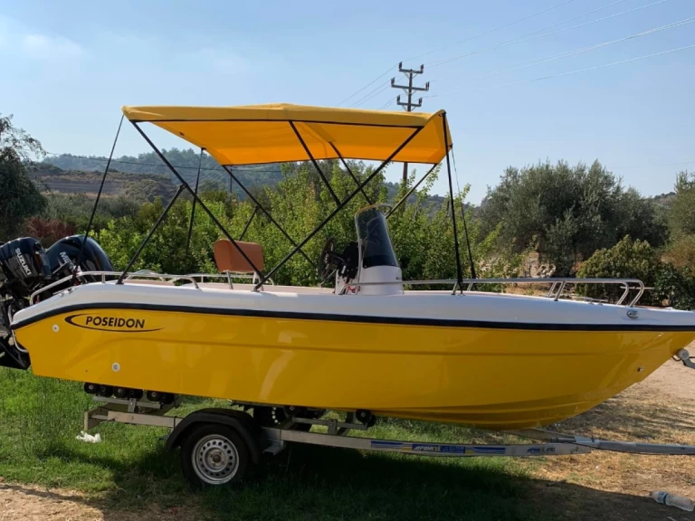 Hire Motorboat Poseidon with a boat licence