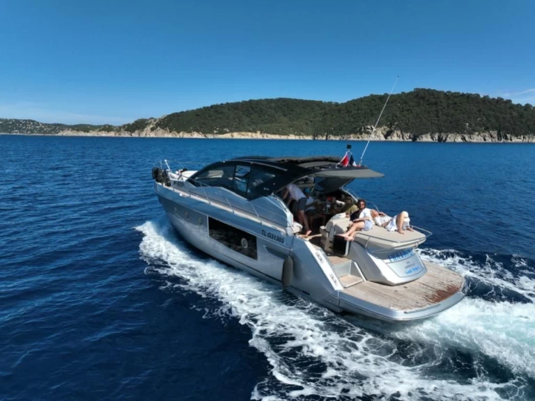 Hire a Cranchi M 44 Hard Top Saint-Tropez