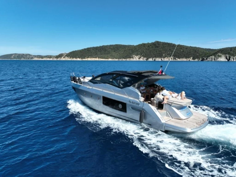 Motorboat hire in Saint-Tropez - Cranchi M 44 Hard Top