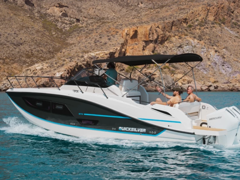 Charter a Quicksilver Activ 875 Sundeck in Mahón on Samboat
