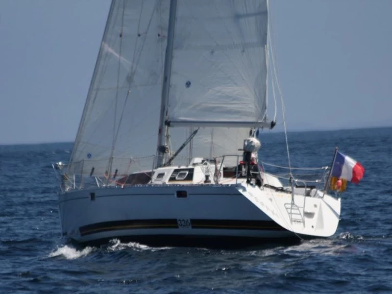 Sailboat to hire Brest at the best price