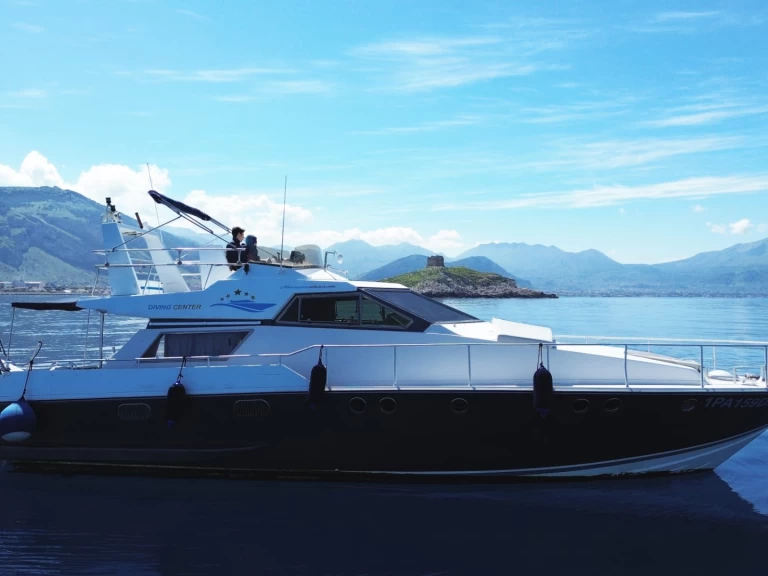 Hire a River Craft 45 Fly  Palermo