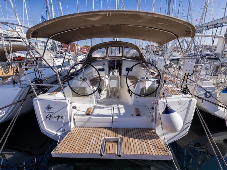 Yacht charter Biograd na Moru - Jeanneau Sun Odyssey 349 on SamBoat