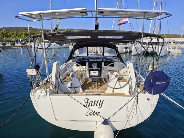 Yacht hire Sukošan cheap Hanse 388