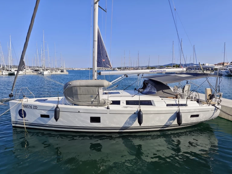 Hire Sailboat Hanse with a boat licence