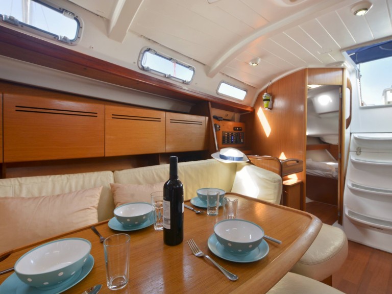 Sailboat to hire Corfu at the best price