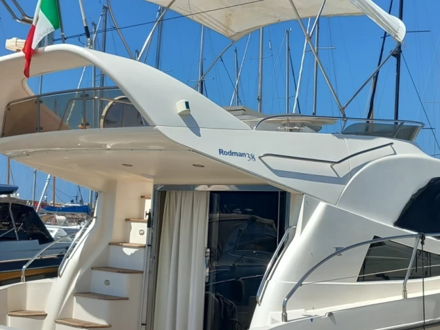 Yacht charter Capri Port - Rodman Rodman 38 Fly on SamBoat