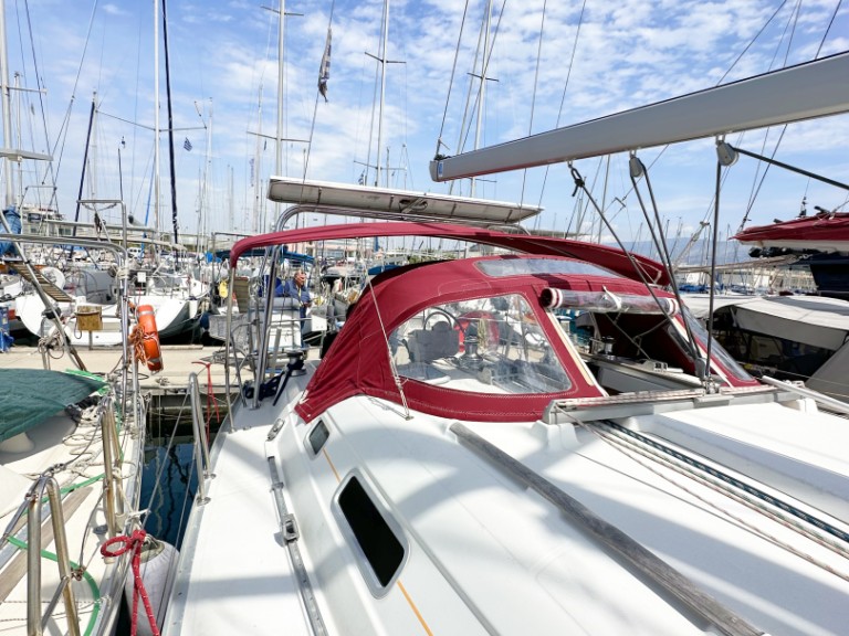 Yacht charter Athens - Bénéteau Oceanis 393 Clipper on SamBoat