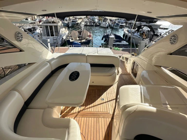 Luxury Yacht to hire Mahón at the best price