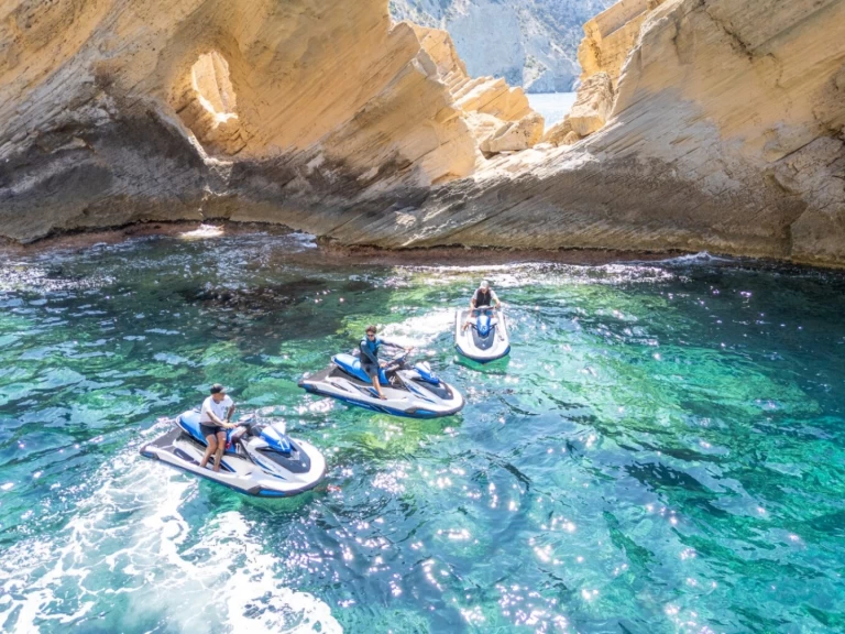 Hire Jet ski Jet ski with a boat licence