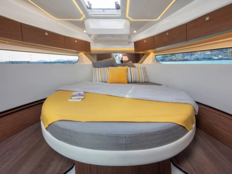 Yacht hire Zadar cheap Merry Fisher 1095 Fly