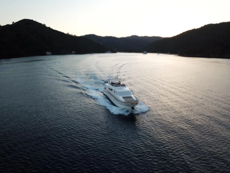 Charter a Canados Canados 50 in Göcek on Samboat