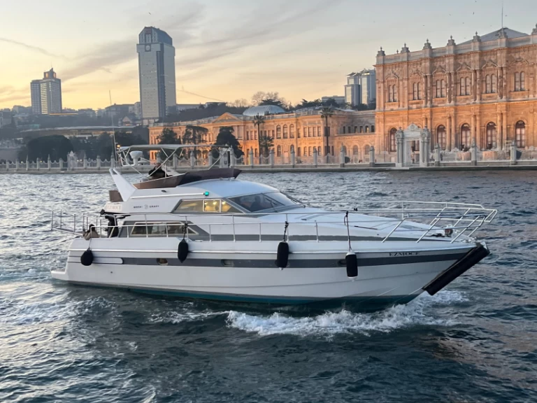 Luxury Yacht to hire Beşiktaş at the best price