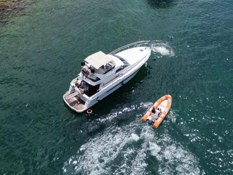 Vip costom made charter bareboat or skippered in  Beşiktaş