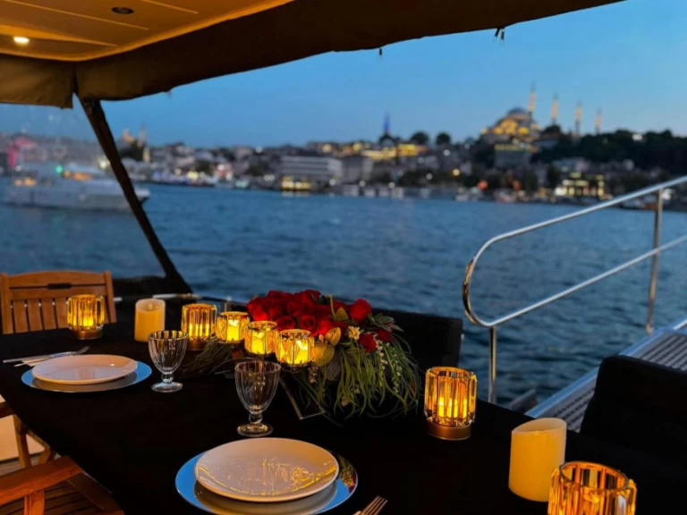 Hire Luxury Yacht with or without skipper Vip Beşiktaş