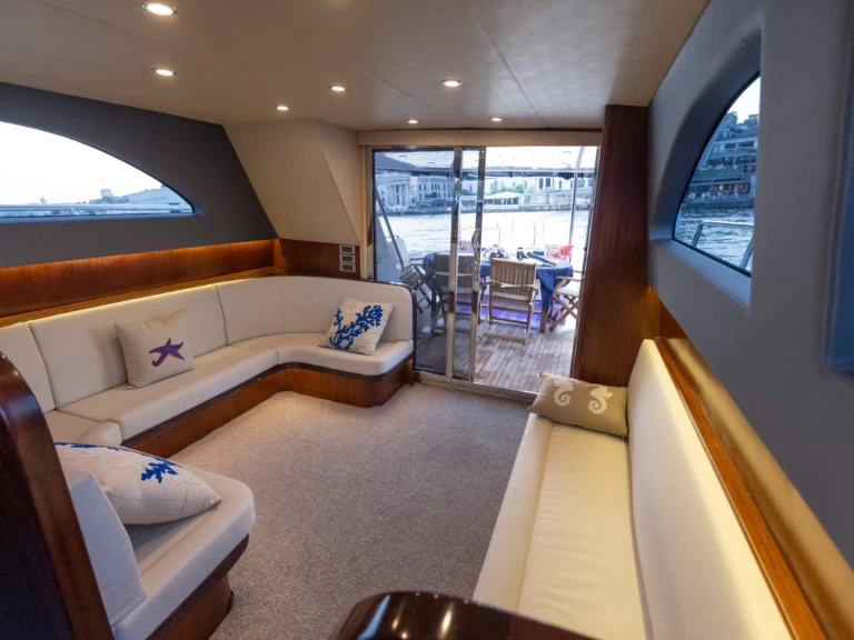 Hire Luxury Yacht with or without skipper Vip Beşiktaş
