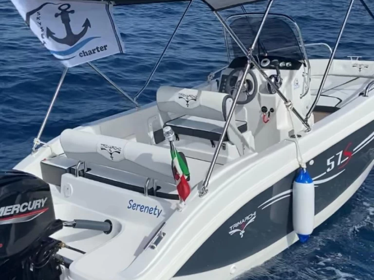Hire Motorboat Trimarchi with a boat licence