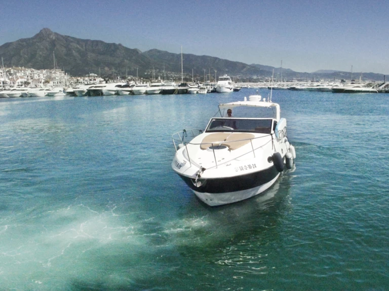 Motorboat hire in Marbella - Moa Platinum 32