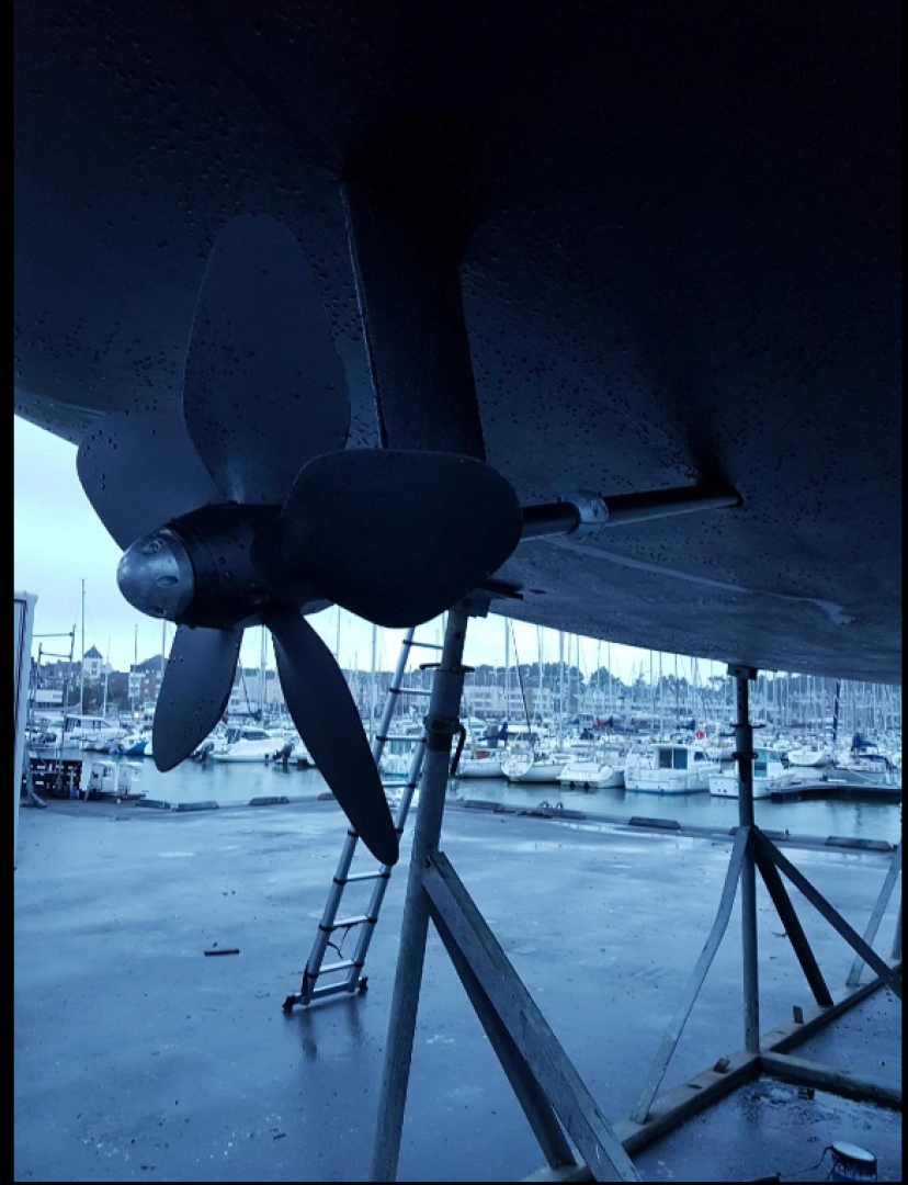 Yacht hire Saint-Brieuc cheap Feeling 546