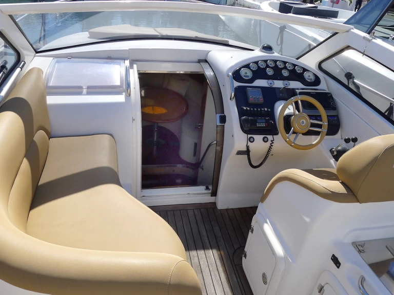 Charter a Moa Platinum 32 in Marbella on Samboat