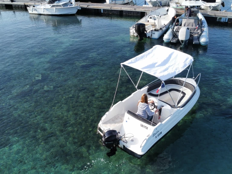 Charter a Delta Marine Stella  in Cannes on Samboat