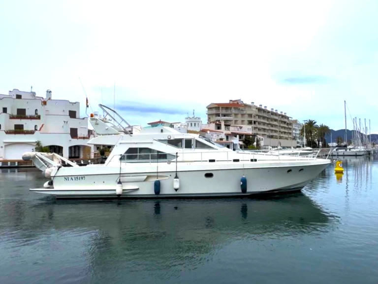 Charter a Guy Couach Guy Couach 1401 Fly in Empuriabrava on Samboat