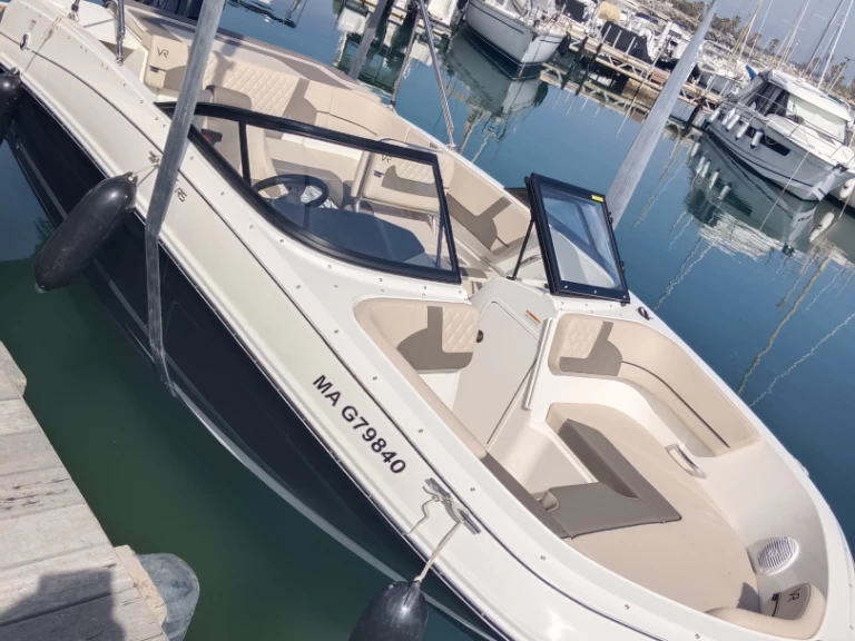 Yacht charter Port Fréjus - Bayliner VR5 OB on SamBoat