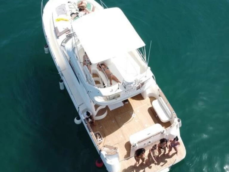 Charter a ASTINOR 12,75 in Marbella on Samboat