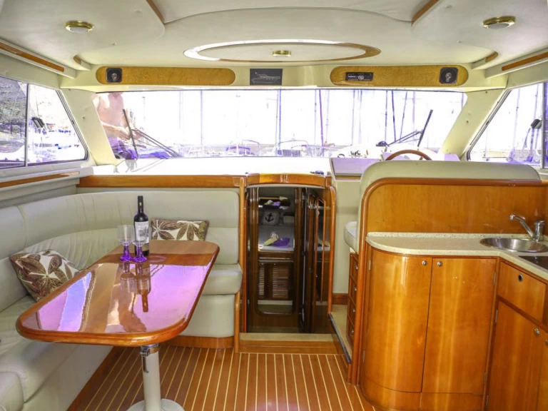 Motorboat to hire Marbella at the best price