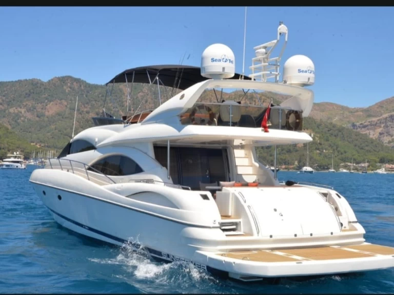 Luxury Yacht hire in Göcek - Sunseeker Manhattan 74