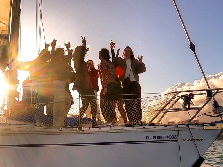 Sailboat hire in Horta - Jeanneau Sun légende 41