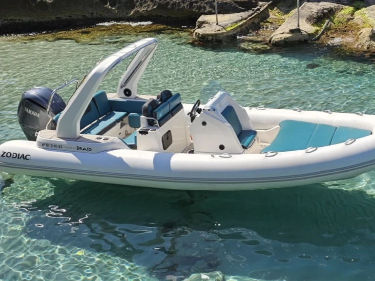 Charter a Zodiac Medline 7.5 in Sant Antoni de Portmany on Samboat