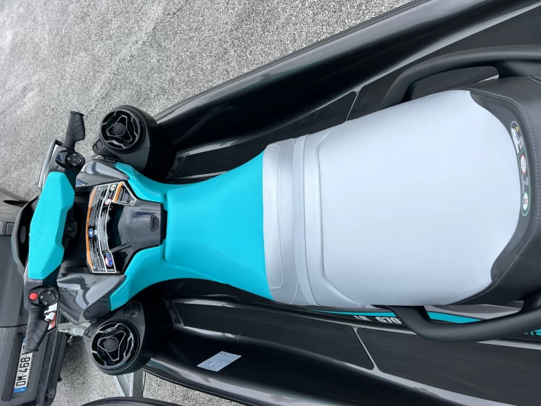 Hire a Sea-Doo Gtr 230 Fréjus