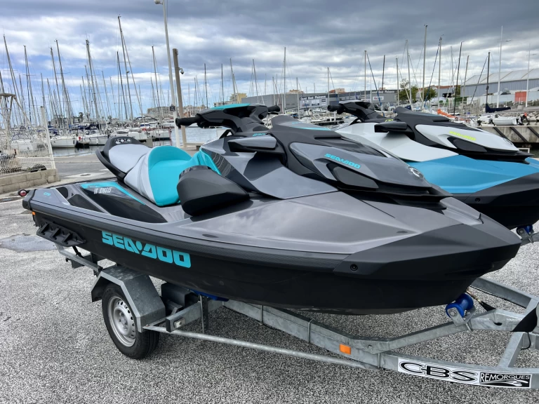 Yacht hire Fréjus cheap Gtr 230