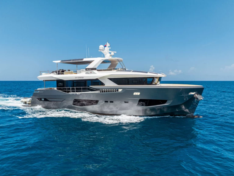 Luxury Yacht to hire Nassau at the best price