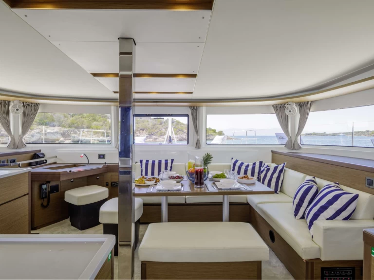 Charter a Lagoon ZANGA  in Porto Cheli on Samboat