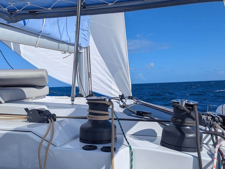 Hire Catamaran Fountaine Pajot with a boat licence