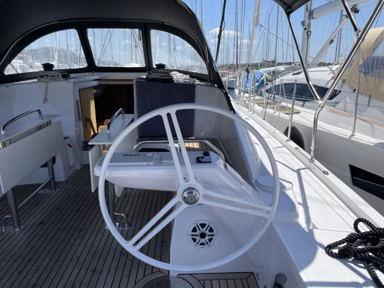 Hire Sailboat Elan with a boat licence