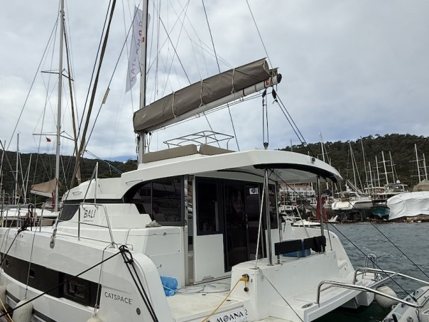 Hire Catamaran Bali with a boat licence